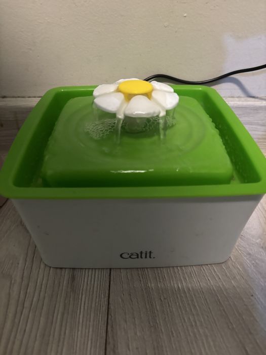 Zamienie lub sprzedam fontanne dla kotka