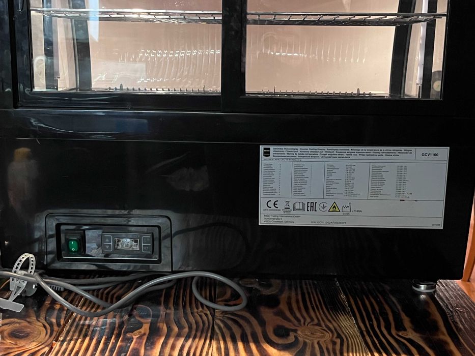 Vitrina Refrigerada de Bancada 100L - Metro Professional - Preta