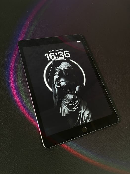 Продам Apple iPad 9-го покоління, 64 GB, Wi-Fi, Space Gray