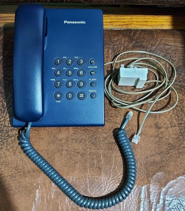 Телефон проводной Panasonic KX-TS2350UAC