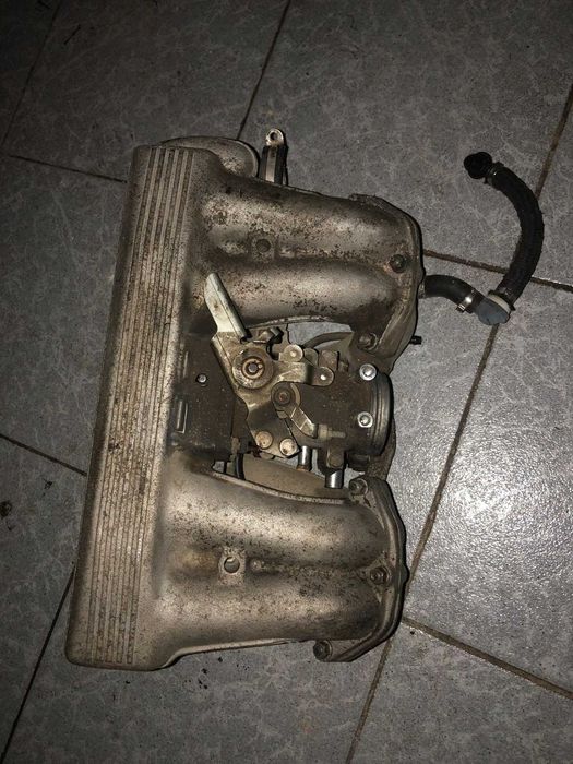 Colector de admissão M40B16 BMW E30 Touring de 1993 (Injectores Lucas)