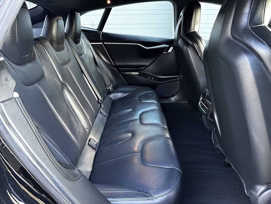 Tesla Model S P100D      2016