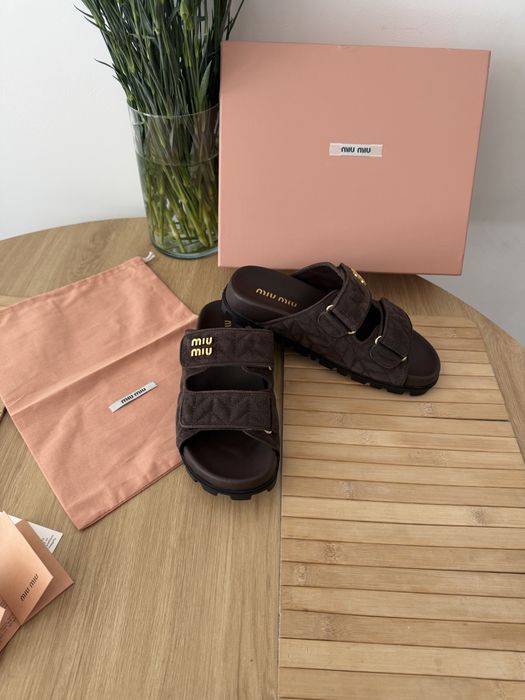 Klapki Miu Miu Nappa Maiilasse Suede Sandały Calzature Donna
