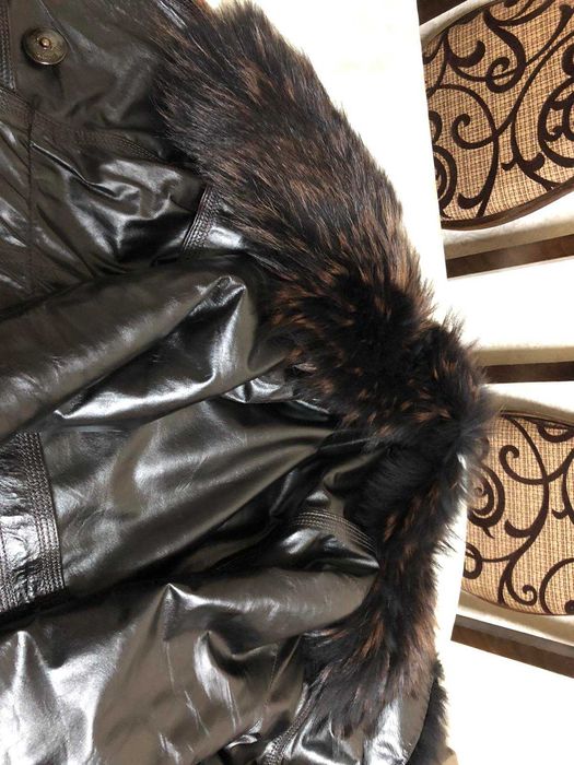 Жіноча дубленка, як нова.