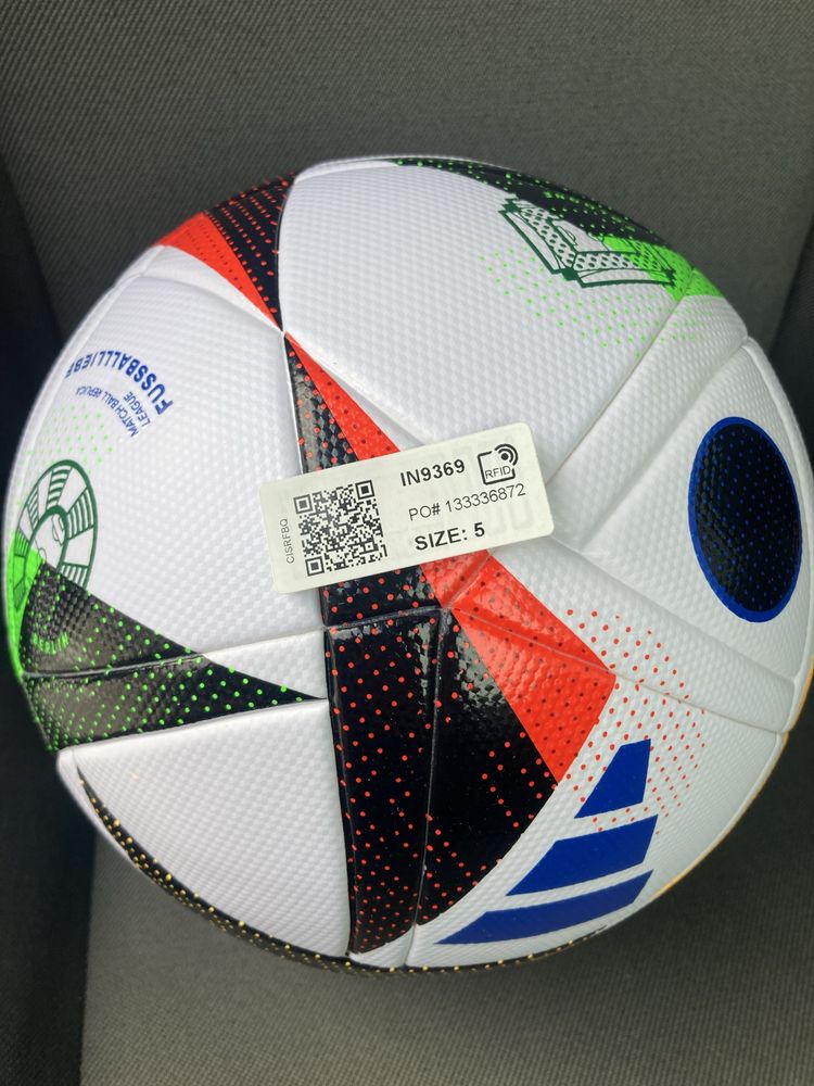 Мяч футбольный Adidas EURO24 LEAGUE BOX FUSSBALLLIEBE IN9369: 1 200 грн ...