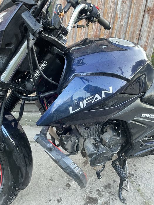 Lifan.  CityR200