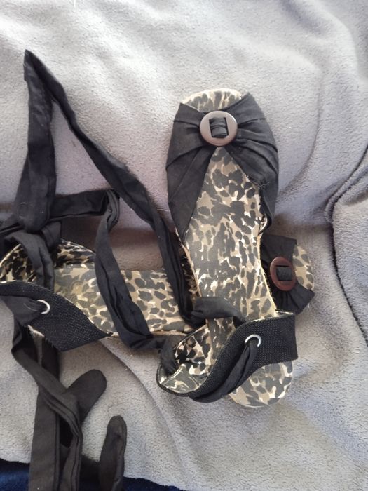 Espadryle na koturnie, wiązane