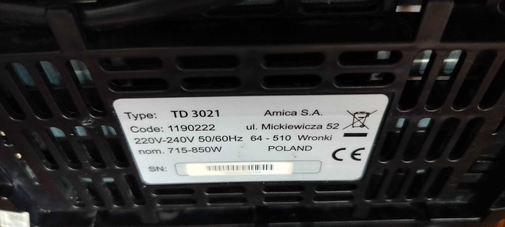 Srebrny toster Amica