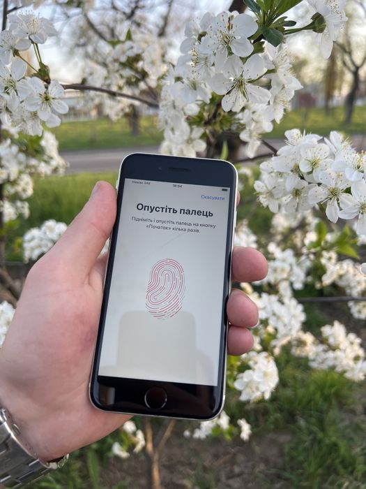 Айфон se 2-го поколения 2020-го года: 3 500 грн. - Мобільні телефони ...