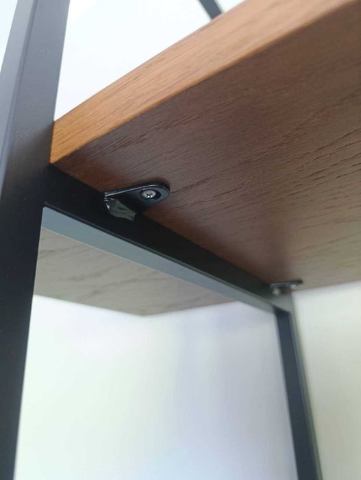 Estante moderna em aço e madeira