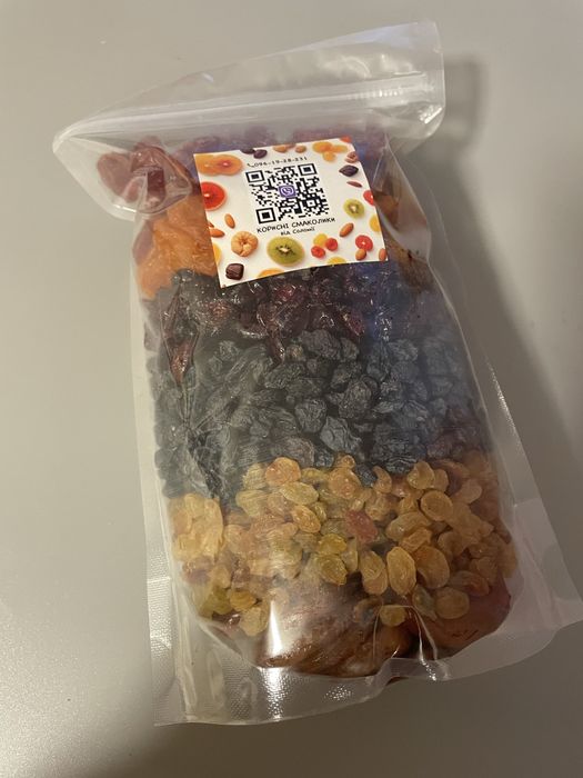 Мікс сухофруктів: вʼялена вишня, журавлина, курага, родзинки