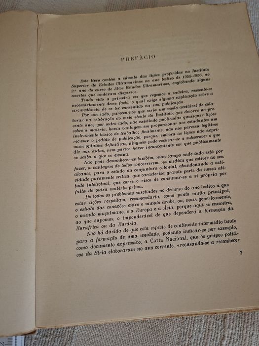 Política Ultramarina por Adriano Moreira