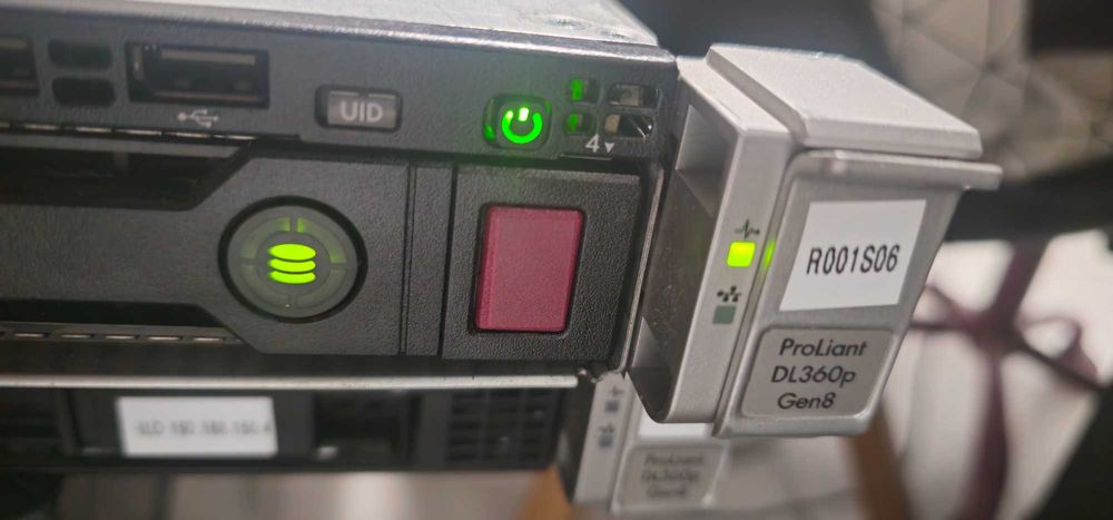 Serwer HP ProLiant DL360p Gen8 , 64GB Pamięci , 4x 3TB SAS Dyski