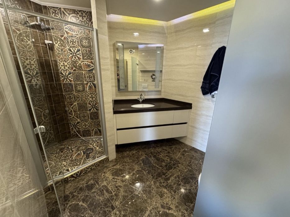 Дворівнева квартира 230 кв.м. Одна на поверху. Панорама парку Софіївка