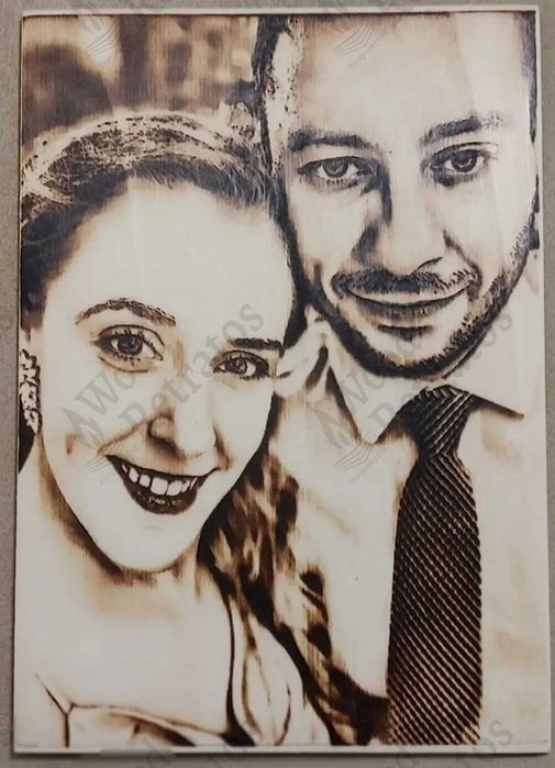 Presente único e personalizado! Retratos feitos 100% em madeira!