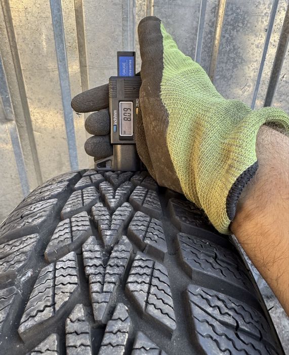 Резина r15 185/65 Dunlop зима