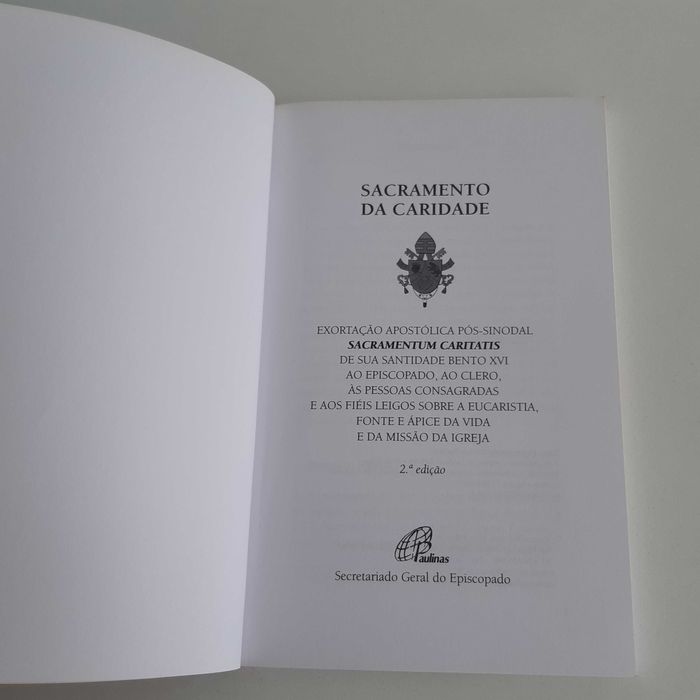 Livro Sacramento da Caridade Exortação Apostólica Pós-Sinodal de Bento XVI
