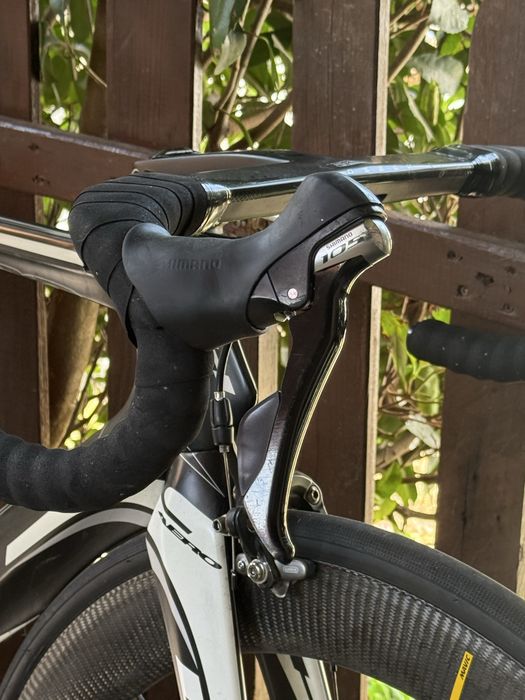 BH Aero / Rodas Aero Carbono 60 Mavic / Guiador Aero integrado