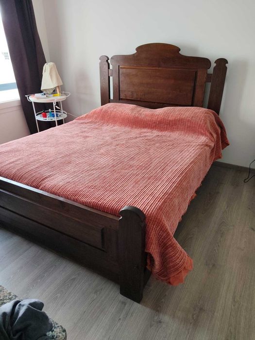 Cama rústica maciça 160x200 cm, com gavetão