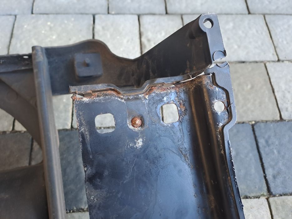 Pas przedni bmw e90 2010r polift oryginał