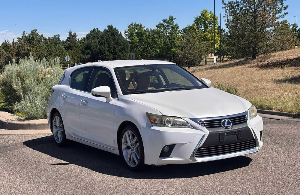 Lexus CT 200h      2017