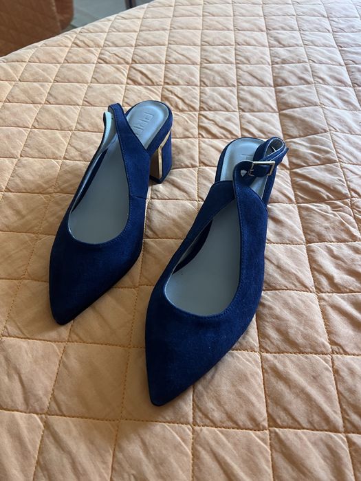 Vendo sapatos azuis camurça novos 34 Prof