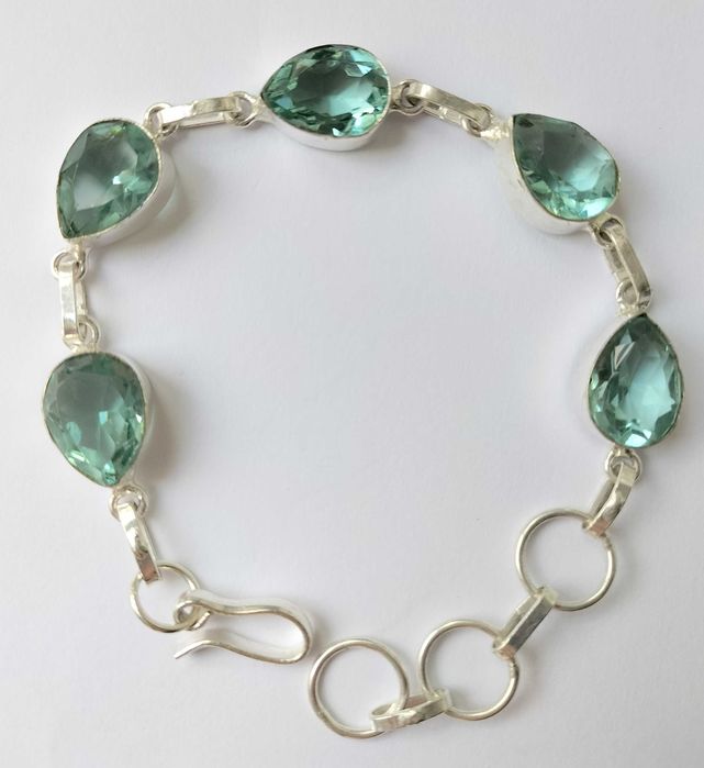 Conjunto prateado em quartzo