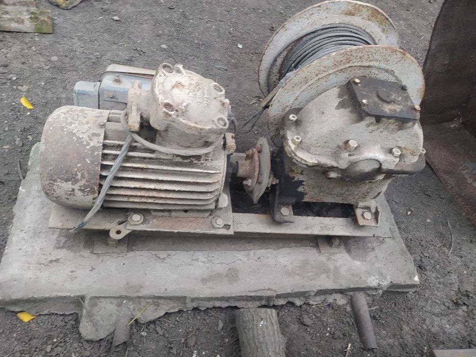 Лебідка шахтна з електричним приводом