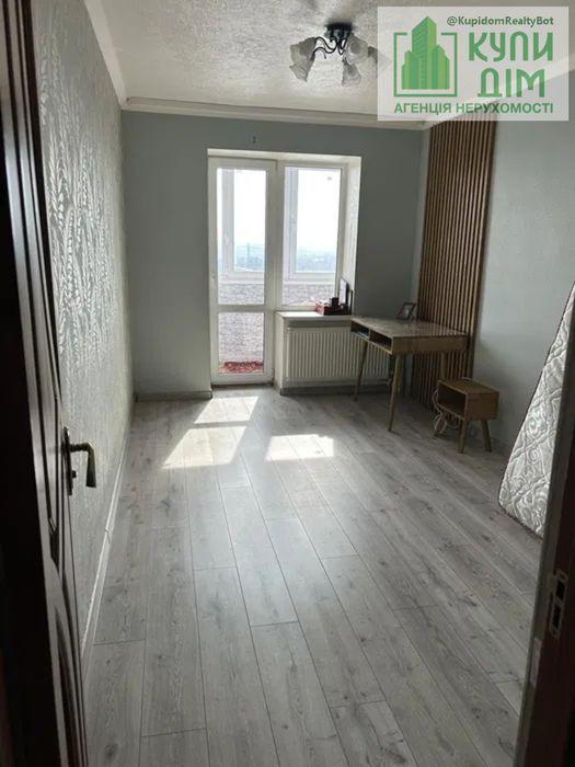 Продаж 3-кімнатної квартири, район Попова - View 4