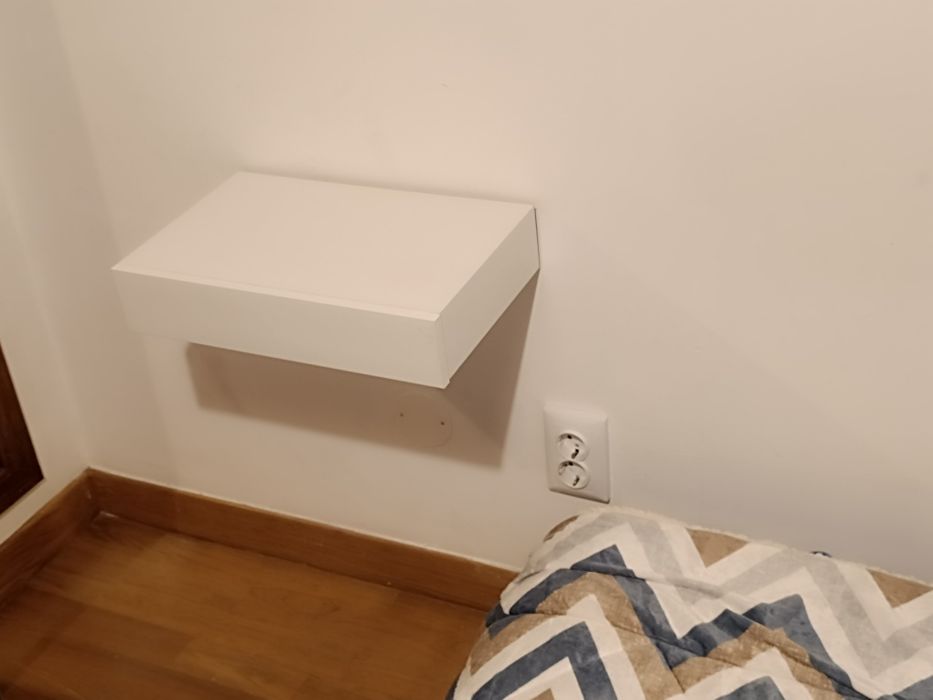 Mesas de cabeceira suspensa