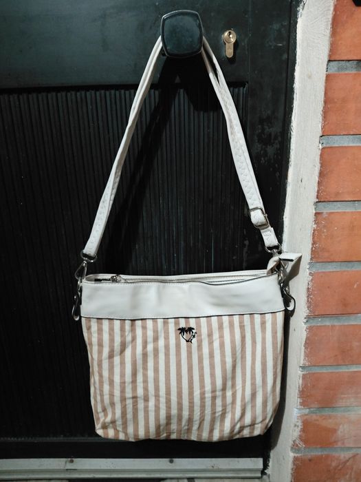 Mala de senhora em bom estado geral 4€