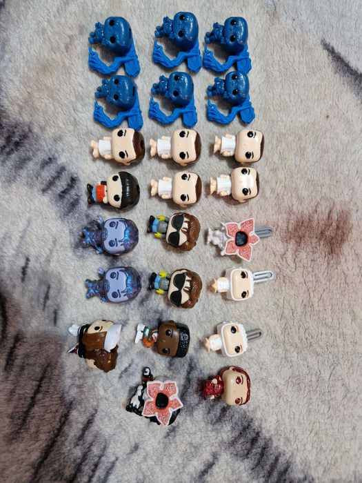 Wybrane figurki Kinder Joy Stranger Things