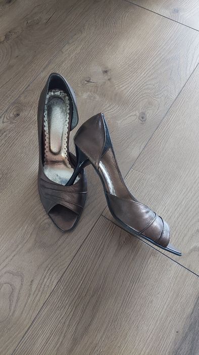 Pantofle czółenka Fabrizio Bertucci 39