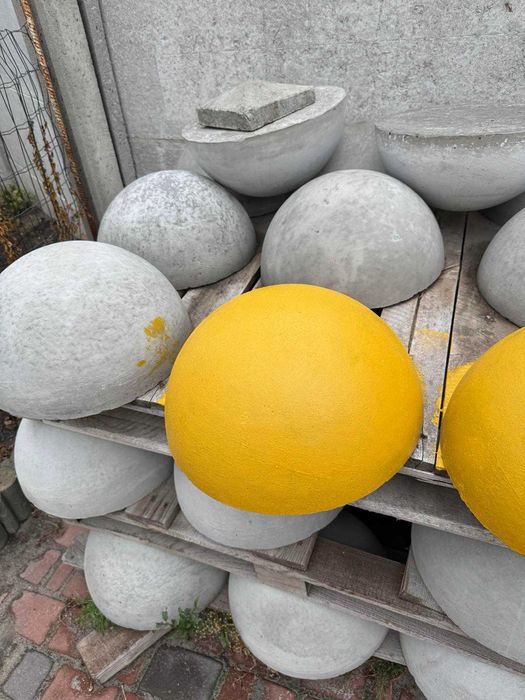 Бордюри, поребрики, полісади, тактильна плитка, полусфери та ін.