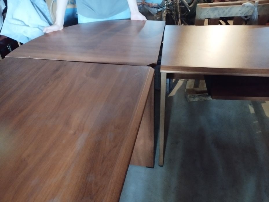 Secretária de escritório, cor cerejeira, com 2 módulos e 2 gavetas