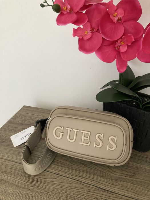Nowa nerka crossbody Guess