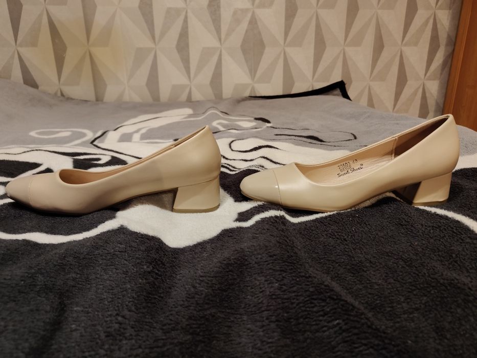 Czółenka Sweet Shoes beżowe, rozmiar 40 – eleganckie, jak nowe