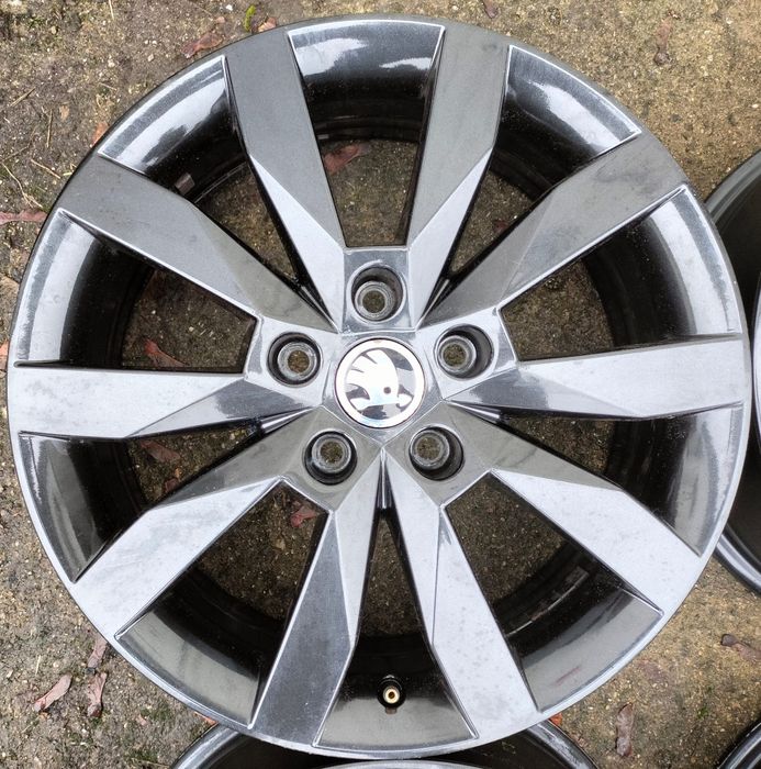 Felgi aluminiowe Skoda RS Karoq Octavia Yeti 6x17 ET45 5x112