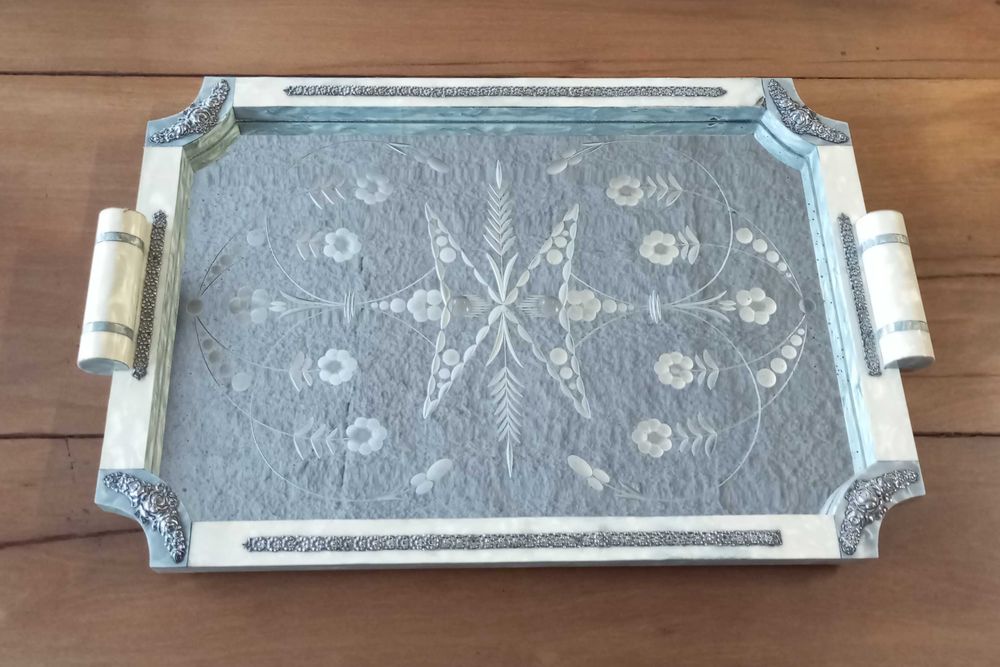 Antigo tabuleiro Art Déco