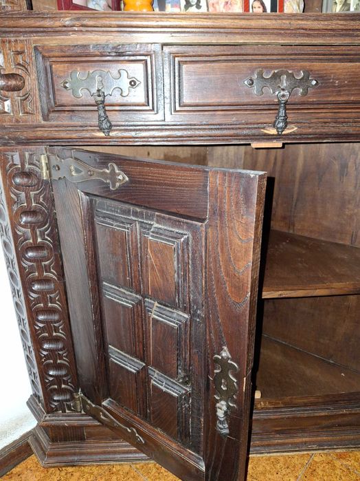 Movel de canto com prateleiras e arrumação