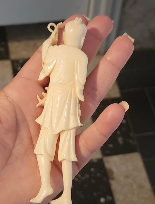 Imagem oriental de pescador camponês okimono trabalhada