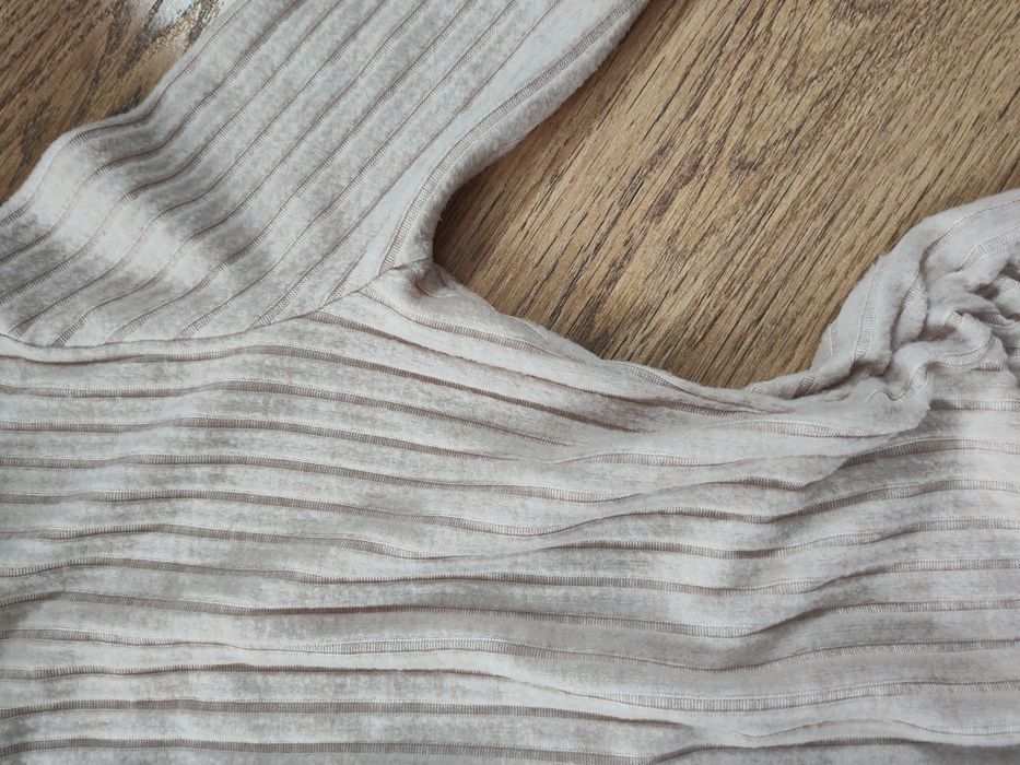 Piękna beżowa welurowa sukienka z golfem, ciepła rozmiar S/M