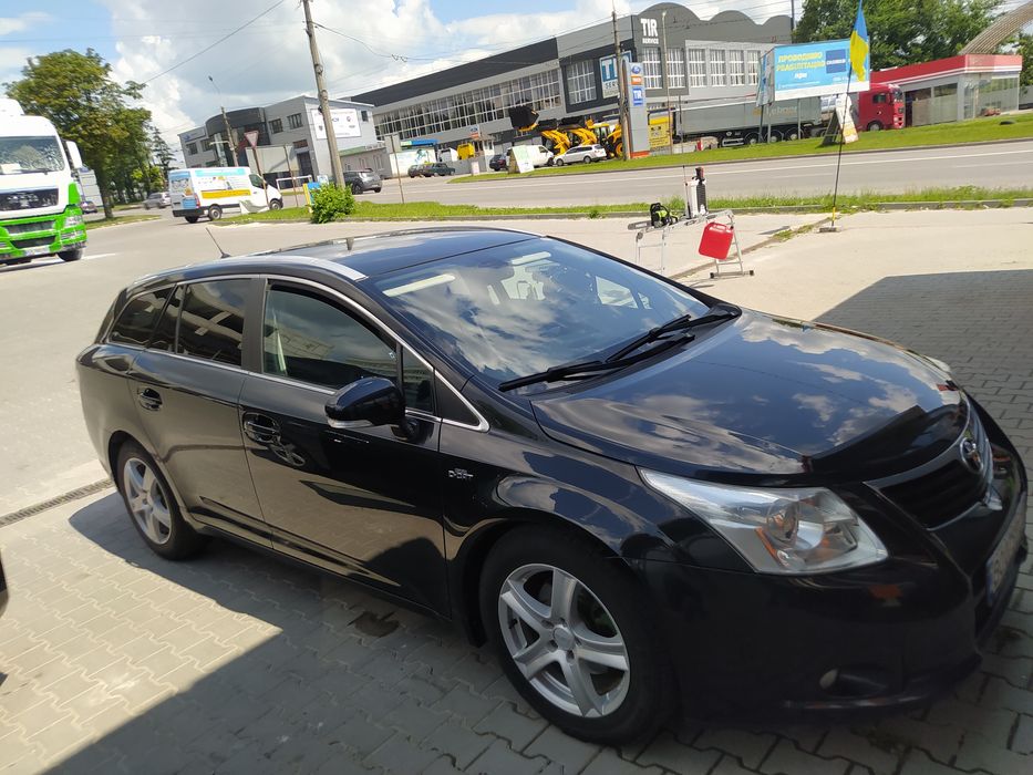 Продам Тойоту авенсіс. Деталі по телефонуМотор, коробка