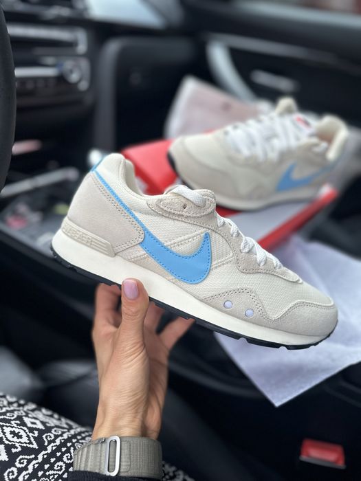 Жіночі оригінальні бігові кросівки Nike Venture Runner CK2948 114