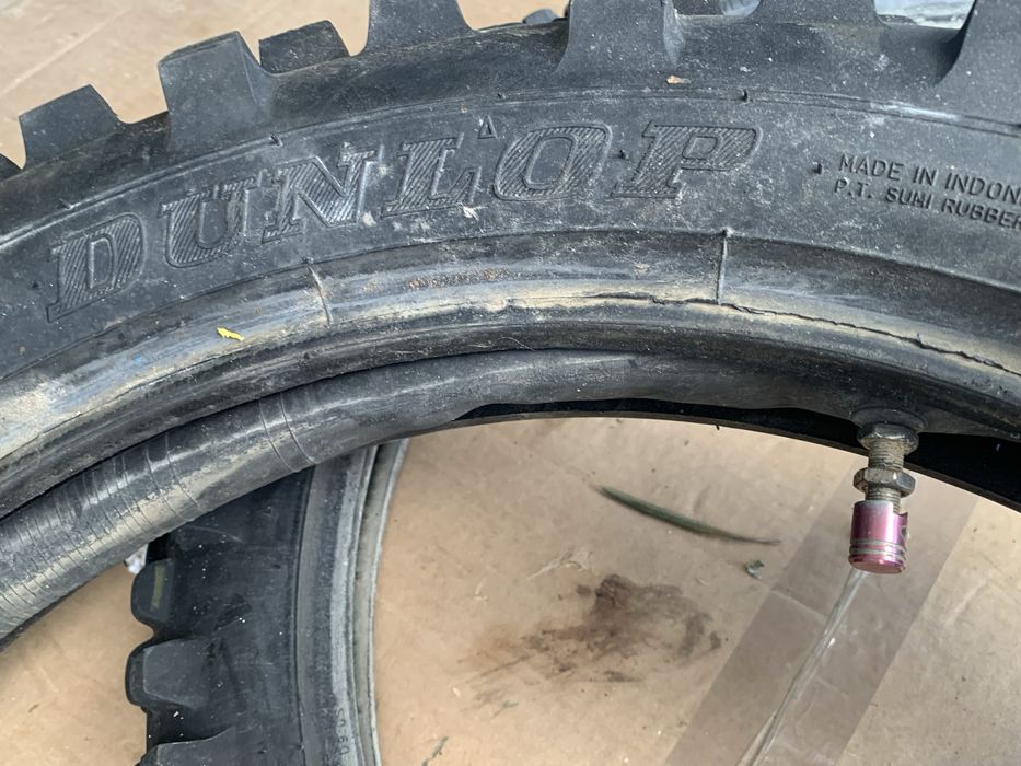 Vendo estes dois pneus em bom estado