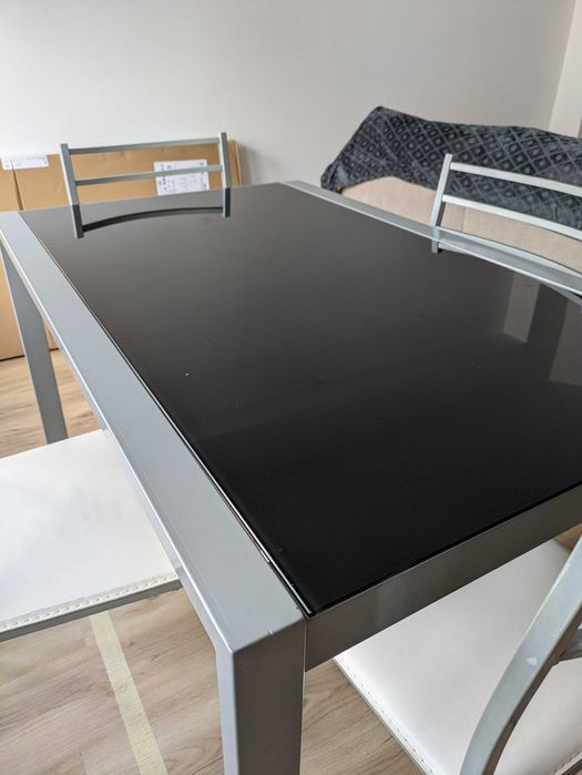 Mesa (Inclui Cadeiras)