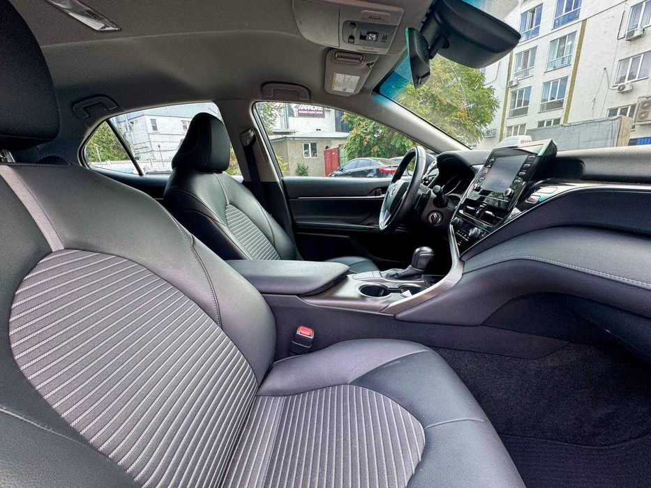 Toyota Camry SE 2022