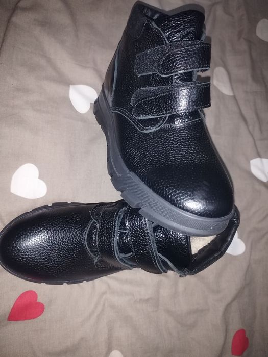 Детские ботинки новые .