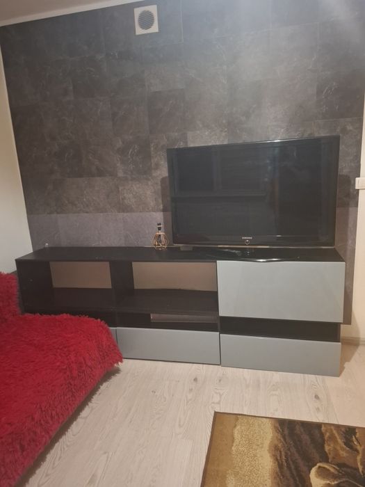 Wynajmę pokój dla kobiety lub pary.