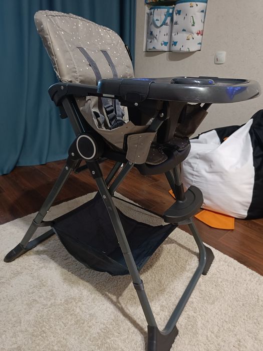 Стільчик для годування